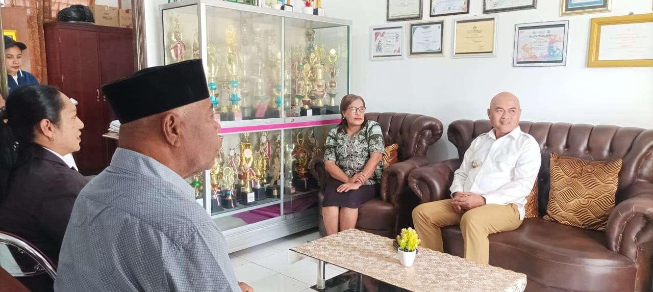 Kunjungan Bupati Kabupaten Kepulauan Aru Ke SMA PGRI DOBO 2025